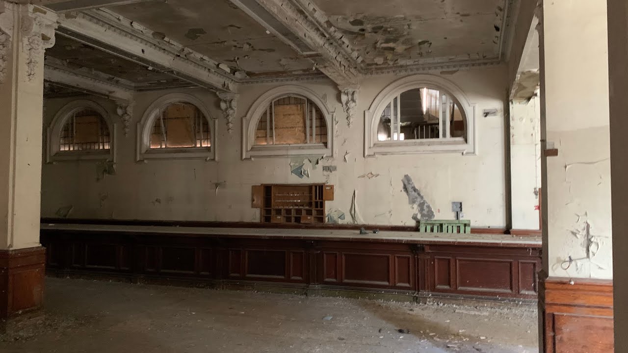Blackpools abandoned post office/bank (abandoned places uk)