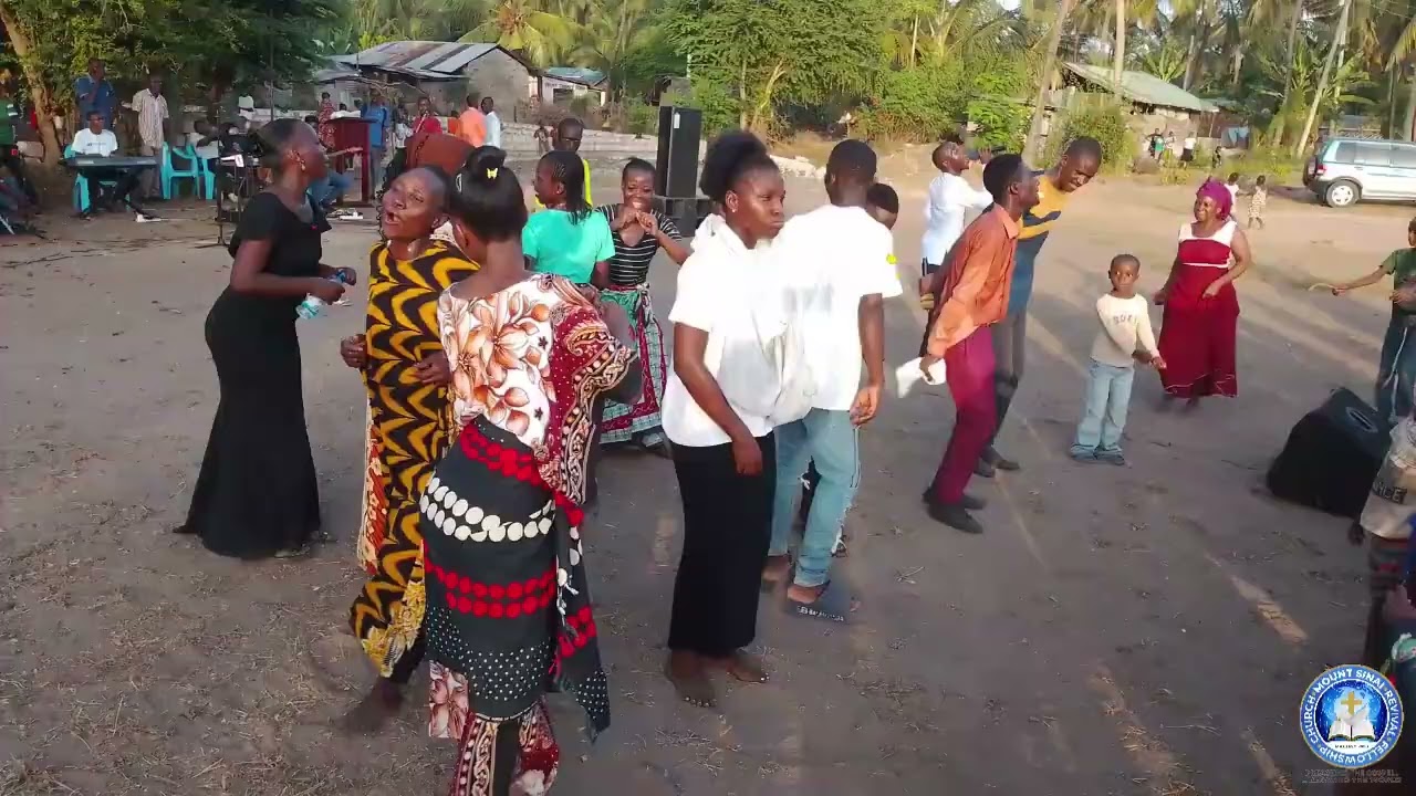 Yeye aliye shinda kifo na kaburi anayaweza yote