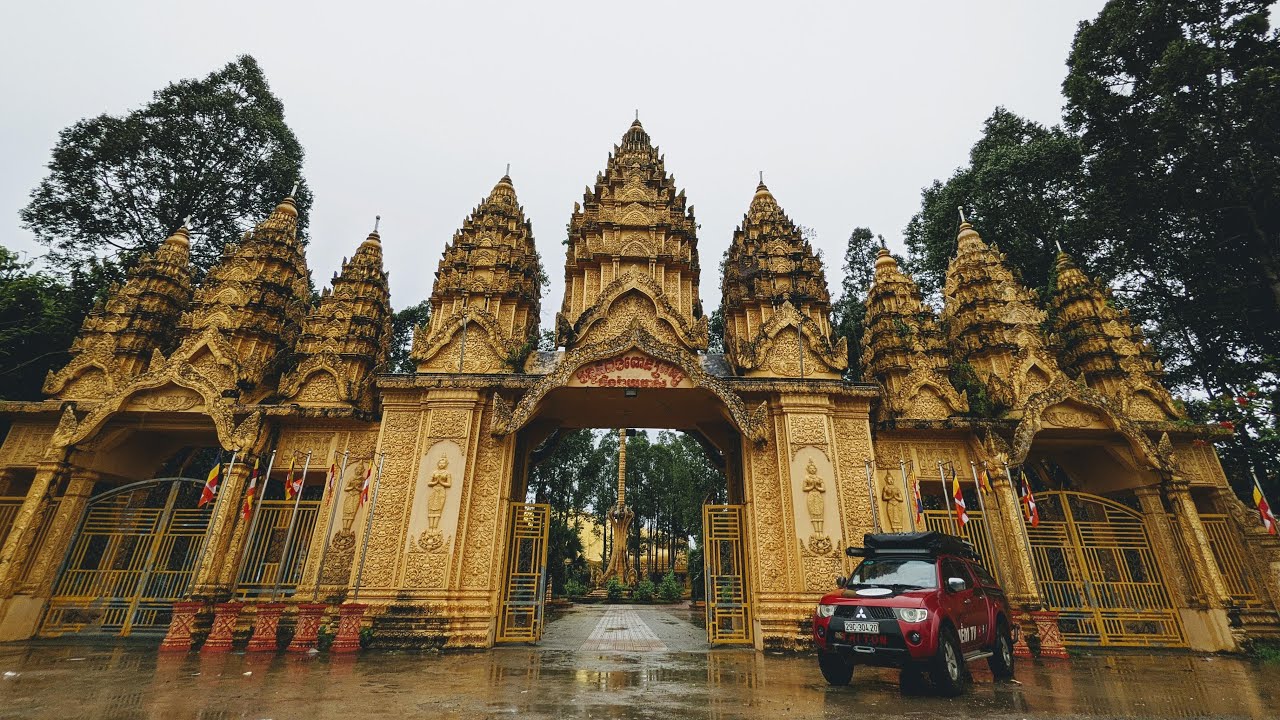 Ngôi chùa Khmer nổi tiếng bậc nhất Việt Nam tại tỉnh Trà Vinh do đại gia Trầm Bê công đức