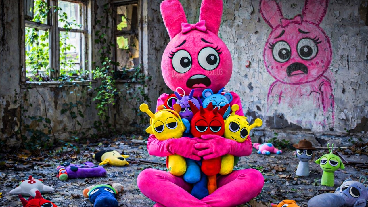 Is there anything unusual about these abandoned houses? | Pinki & Sprunki