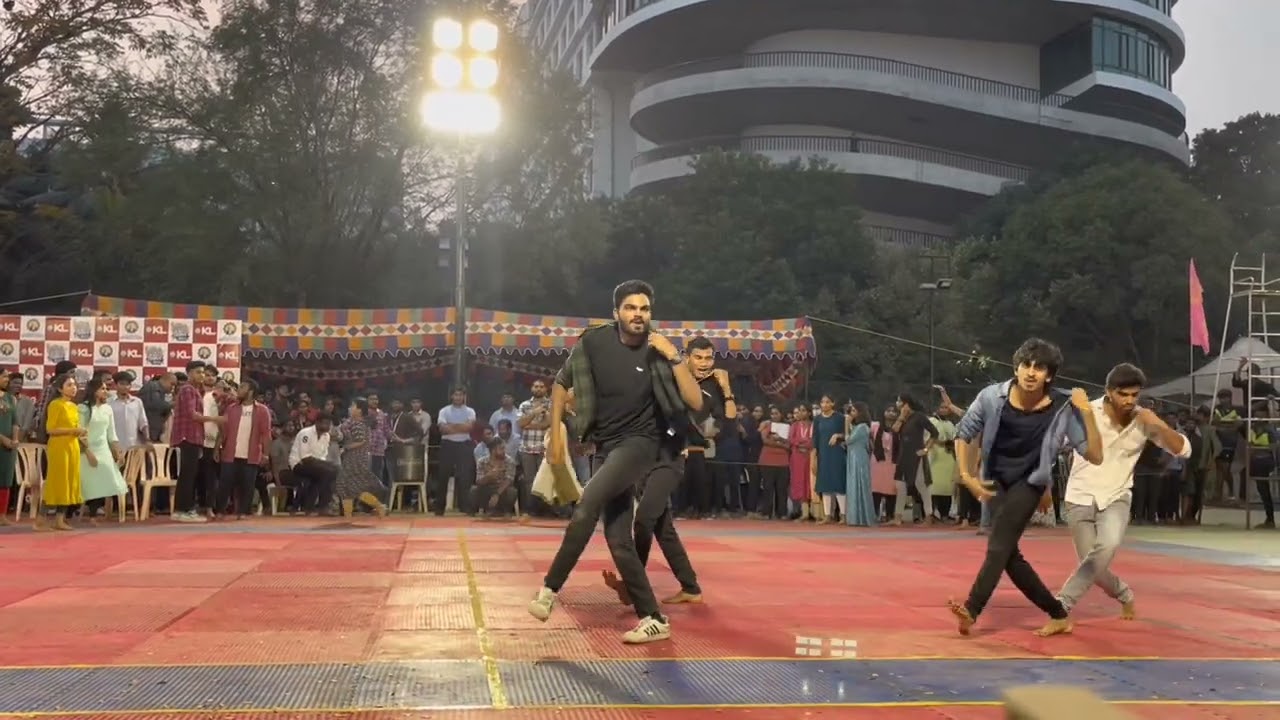 julayi | KLUniversity | Flashmob | Vijayawada