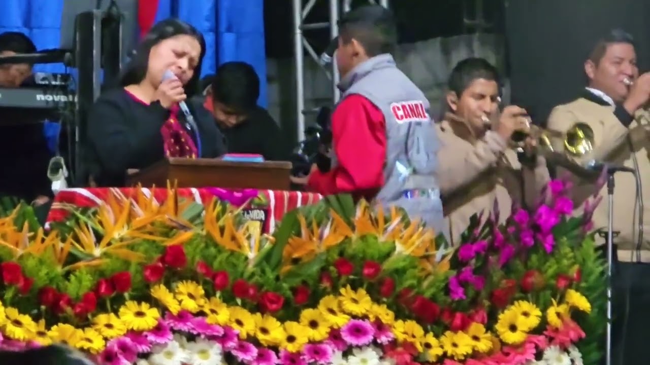 Solista Leidy Och (Mi corazón te quiere expresar)