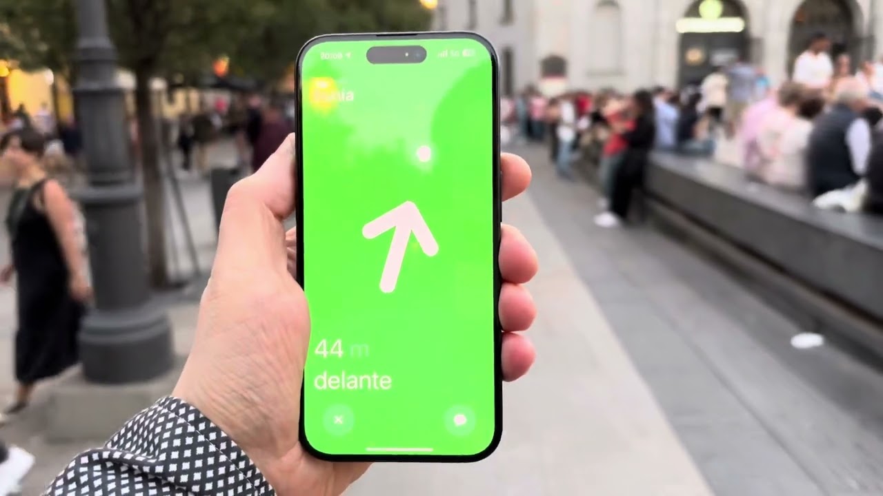¡El iPhone 15 Pro localiza con precisión a otra persona a casi 60 metros!