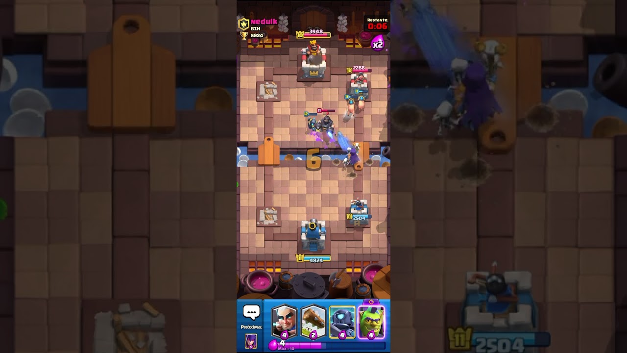 Jogando Clash Royale 