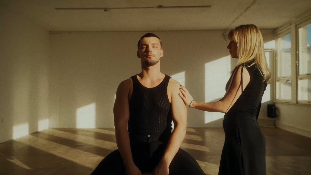 Majself - SOM OKAY (prod. Fillipian) IOfficial VideoI