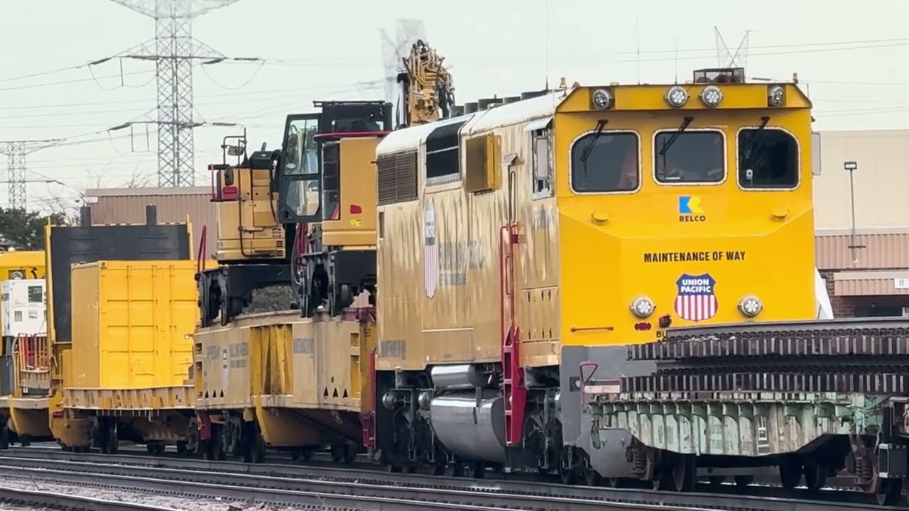 MOW switching in the coach yard 