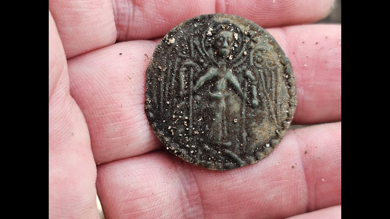 Rare fibula, first of its kind found in the north # 199