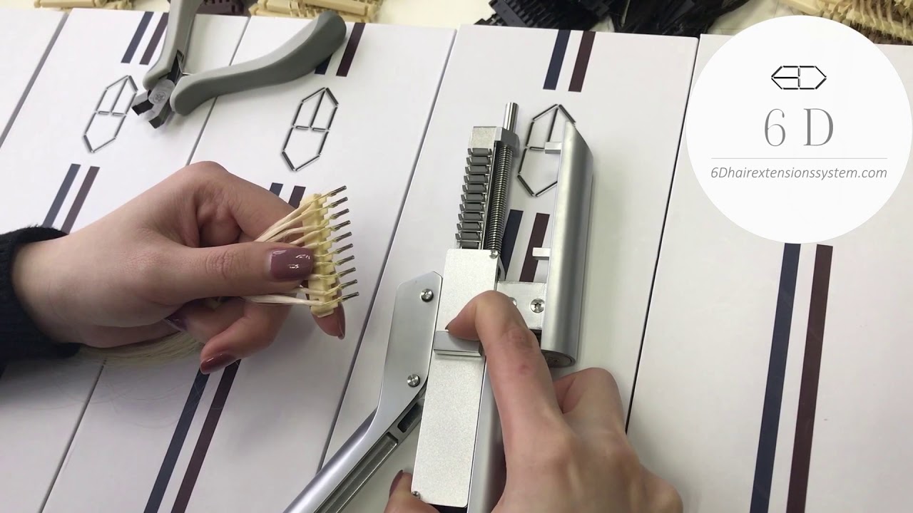 6D hair extensions  how to put plastic comb into the machine ?
