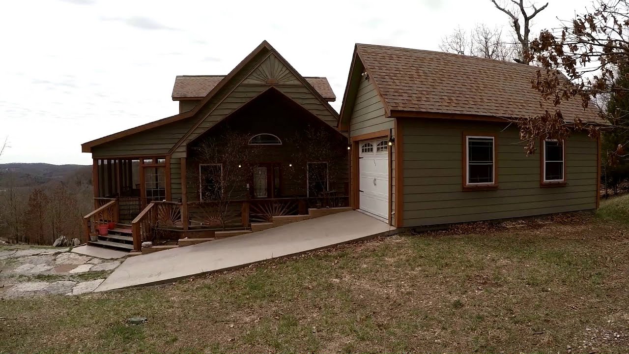 Charming home in a nice Beaver Lake neighborhood