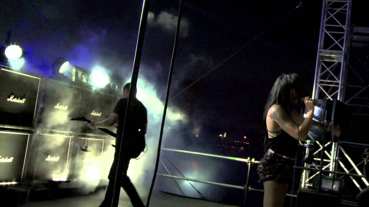 Sleigh Bells performs 