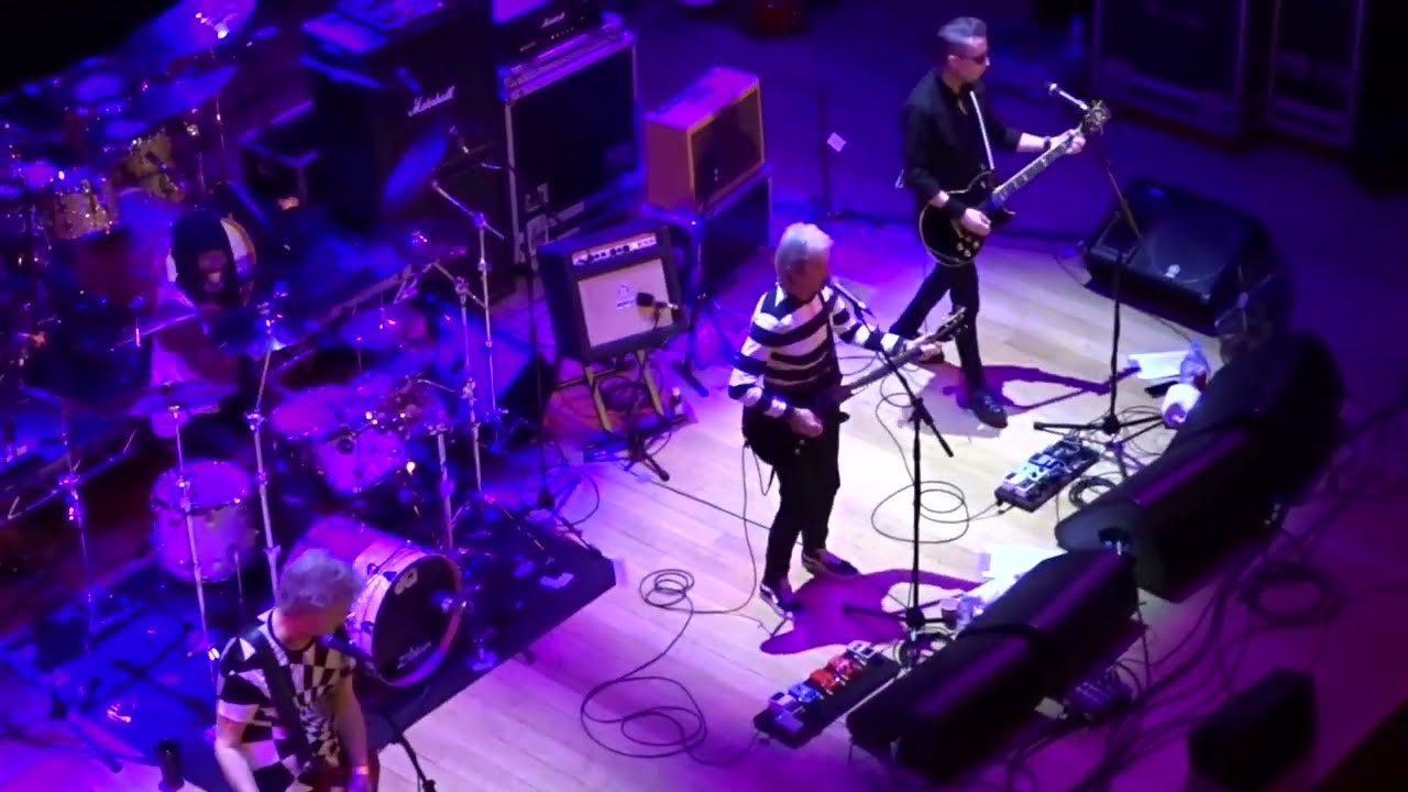 The Vapors - ' Waiting For The Weekend ' - The Apex, Bury St Edmunds - December 8th 2021.