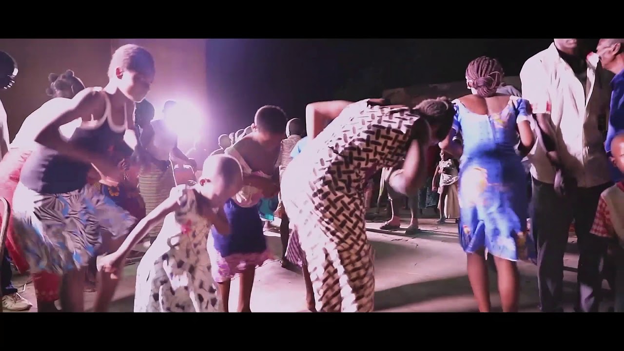 EMOS - MADELINA (CLIP OFFICIEL)