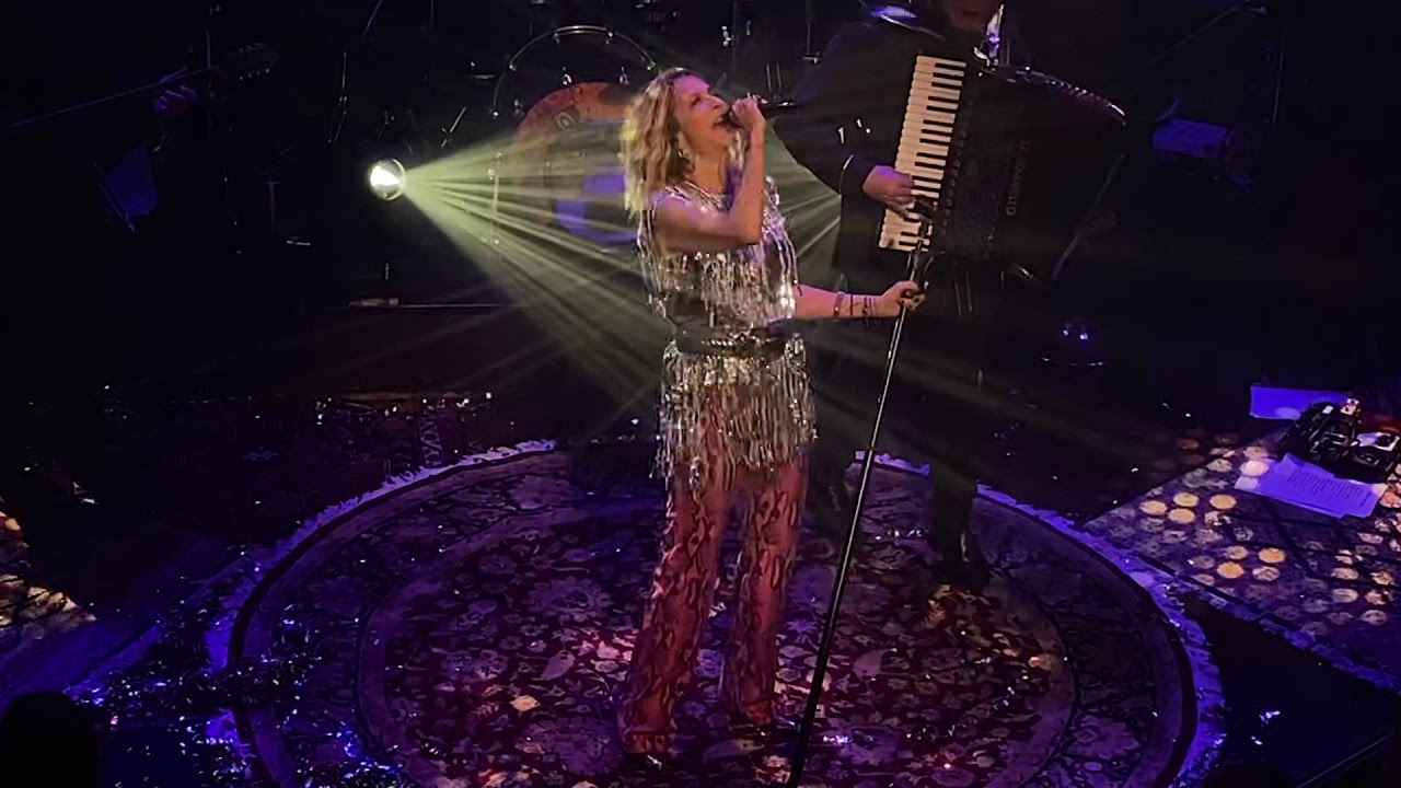 Anna Vissi • Osoi Agapane De Pethainoune (Ft Giota Gianna) • Hotel Ermou • Grand Opening 20.12.2019