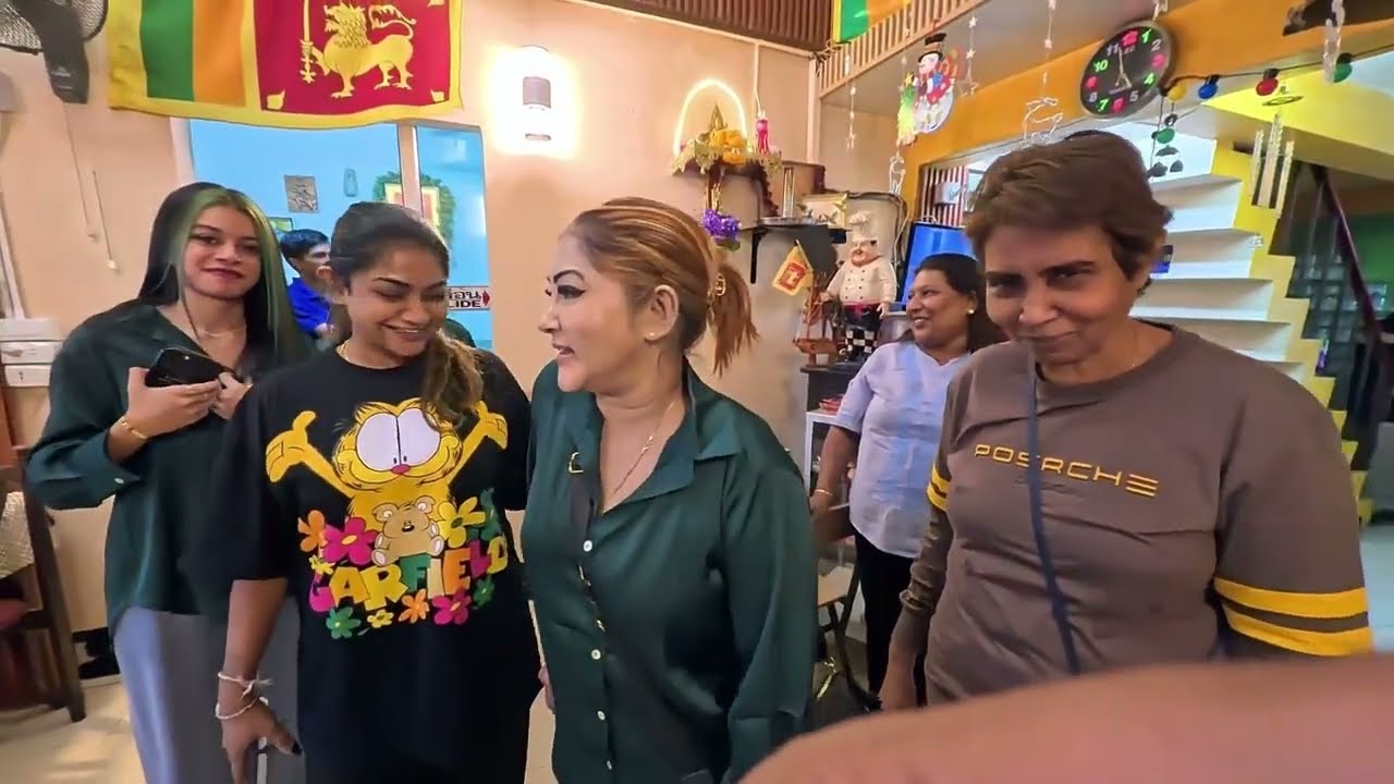 පිට රටකට ඇවිල්ලත් අපිට ලංකාවේ කෑම ඕනේ!! හොංකොං ඩිස්නි පිස්සුව! perfume shopping! 