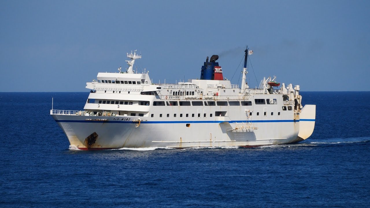 【お船見動画】折田汽船「フェリー屋久島2」 宮之浦港 入港シーン （2016年10月）