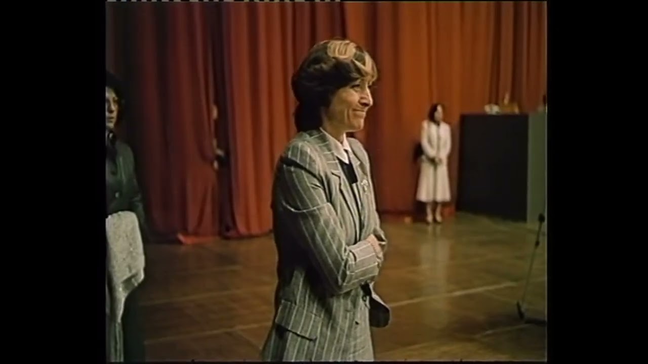 ЗА НЕШКА РОБЕВА И НЕЙНИТЕ МОМИЧЕТА, 1985. Откъс „Победата на Анелия Раленкова“