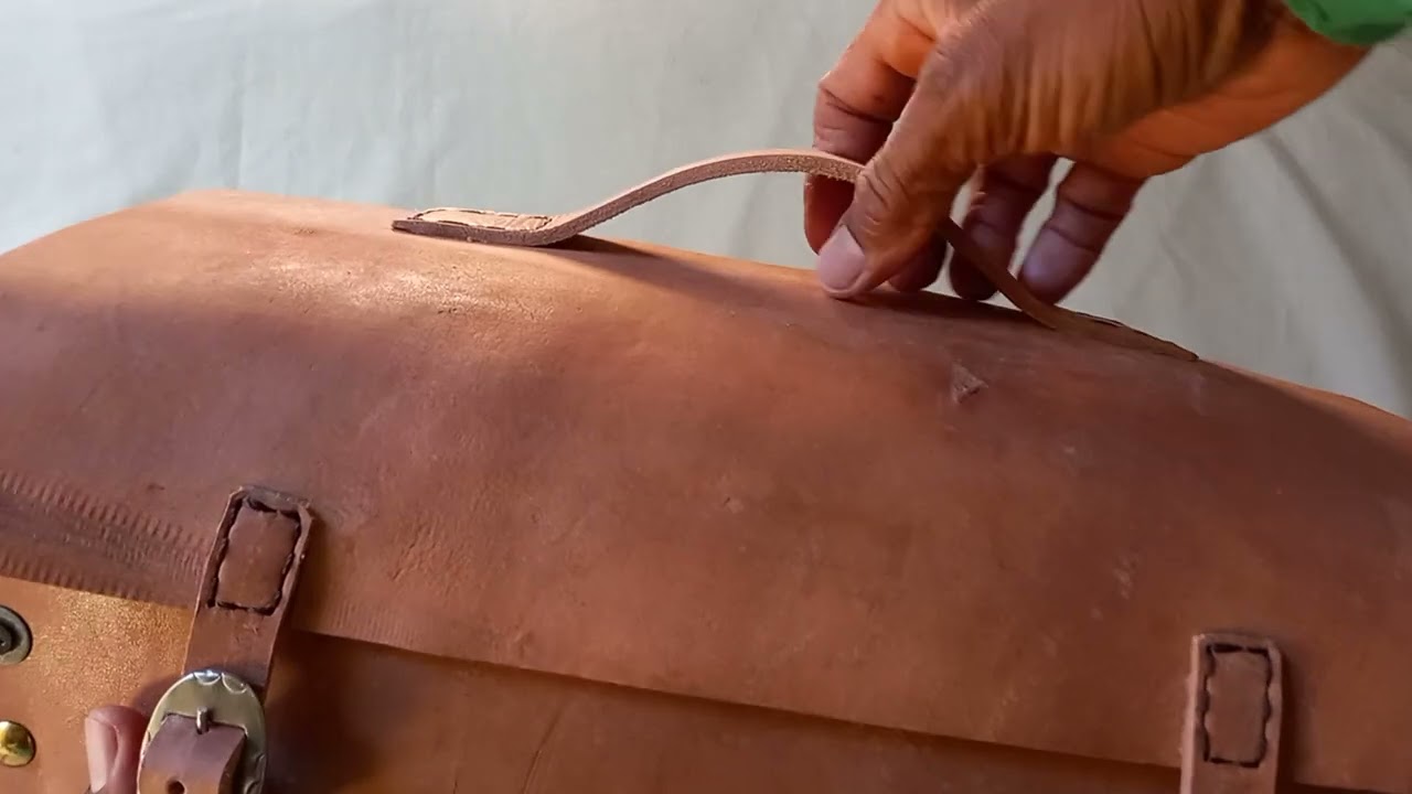 mais um trabalho conclu&iacute;do uma bolsa de couro para guardar ferramenta ferramenta