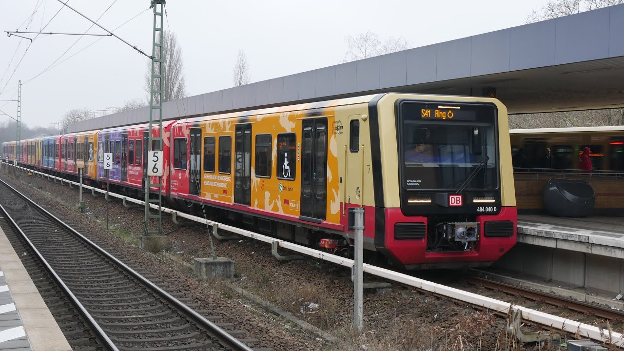 Baureihe 484 der S-Bahn Berlin als Werbeträger 
