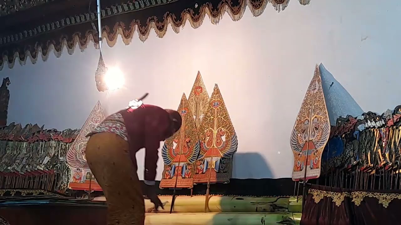 Seni: Pambuko pagelaran wayang kulit Dalang Ki Ook Gondo Carito,... Lakon Wahyu Sandang Pangan