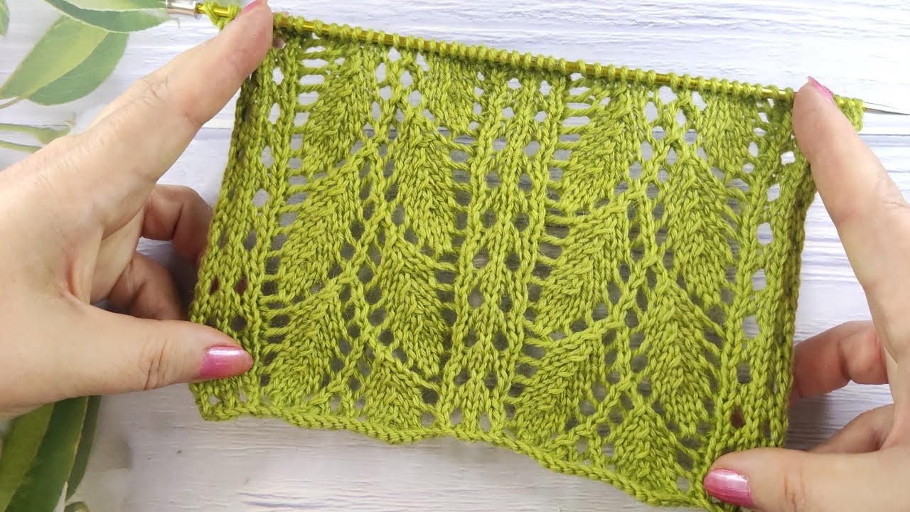 Lace Leaves Stitch | Ajour-Blattmuster stricken | Punto Foglie Traforate| Point de Feuilles Ajour&eacute;es