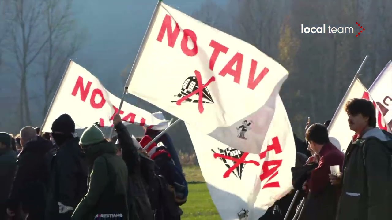 Corteo No Tav: i manifestanti entrano nell'area del cantiere di San Didero