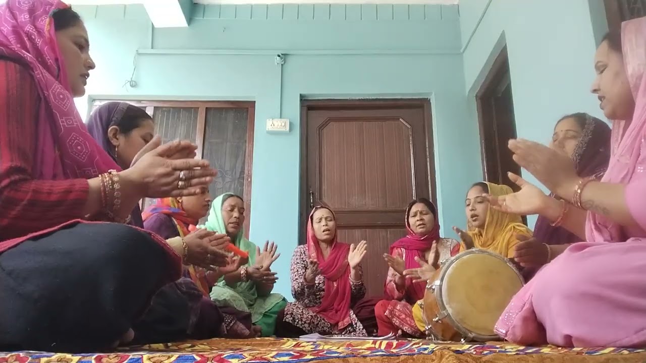 सांवरिया ऐसा डाल गुलाल कन्हिया। 
