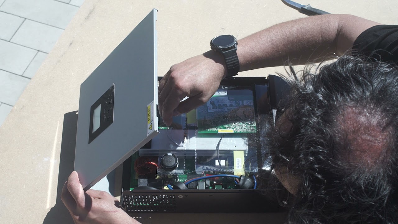 Inwerter hybrydowy solarny 3kVA, 2.4kW. Ładowarka 50A, 24V. Pierwsze wrażenia. Unpacking.