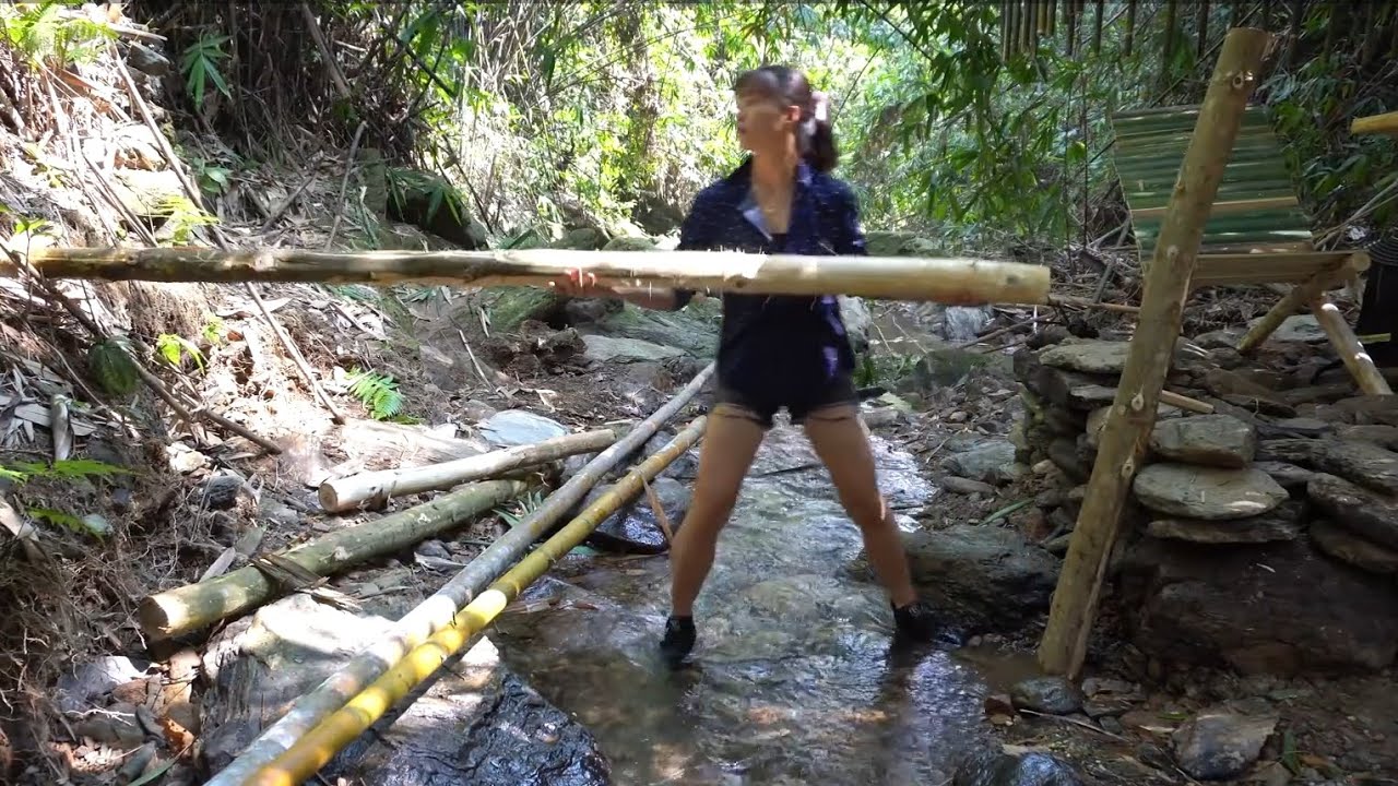 Quiet Life in the Wild | Girl Solo Bushcraft Bamboo Shelter & Camping in the Wild