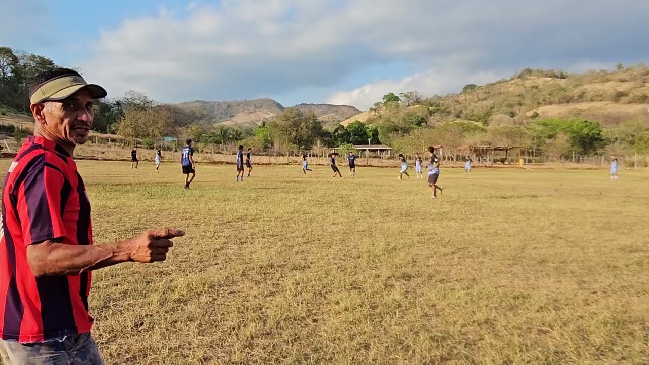 nos vamos a la nueva cancha del canton a ver como juega el equipo de loro vs los veteranos😱