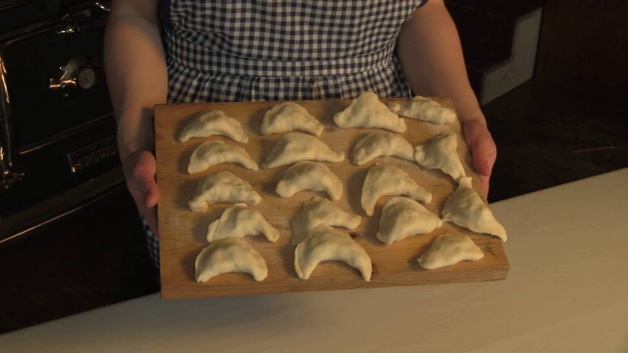How to make pyrohy (perogies) at the Ukrainian Cultural Heritage Village