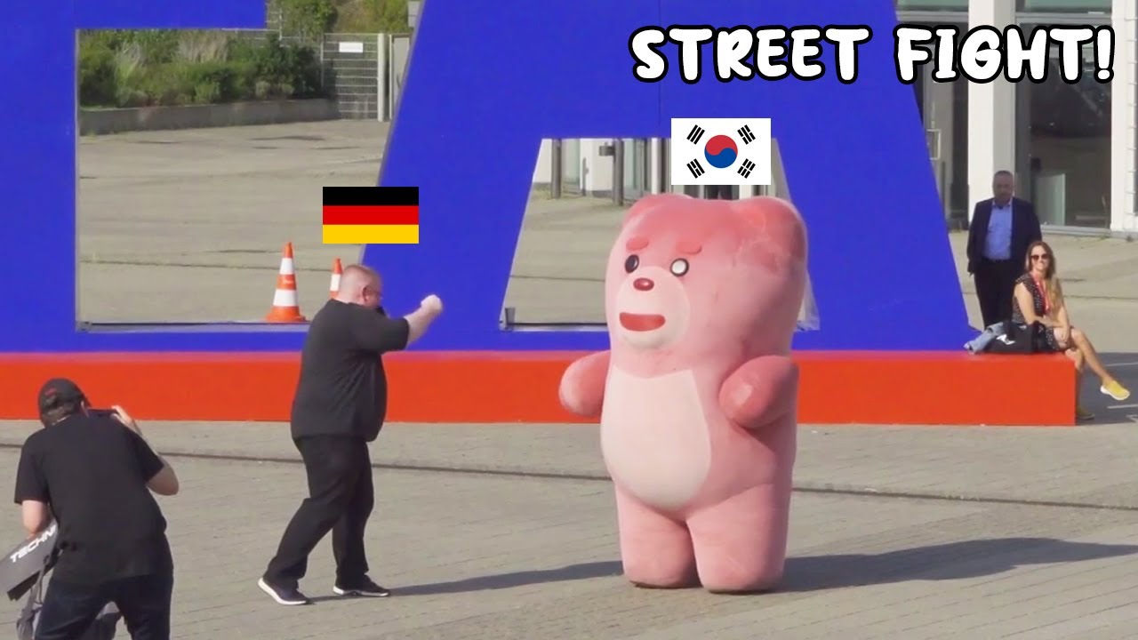 [PRANK] Giant Pink Bear Encounters You Really Shouldn't Watch in Germany