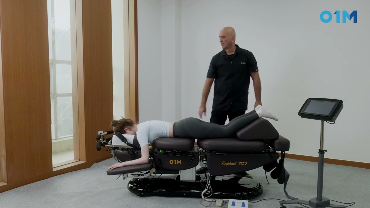 fleksja i dystrakcja odcinka szyjnego - st&oacute;ł terapeutyczny Raphael 707