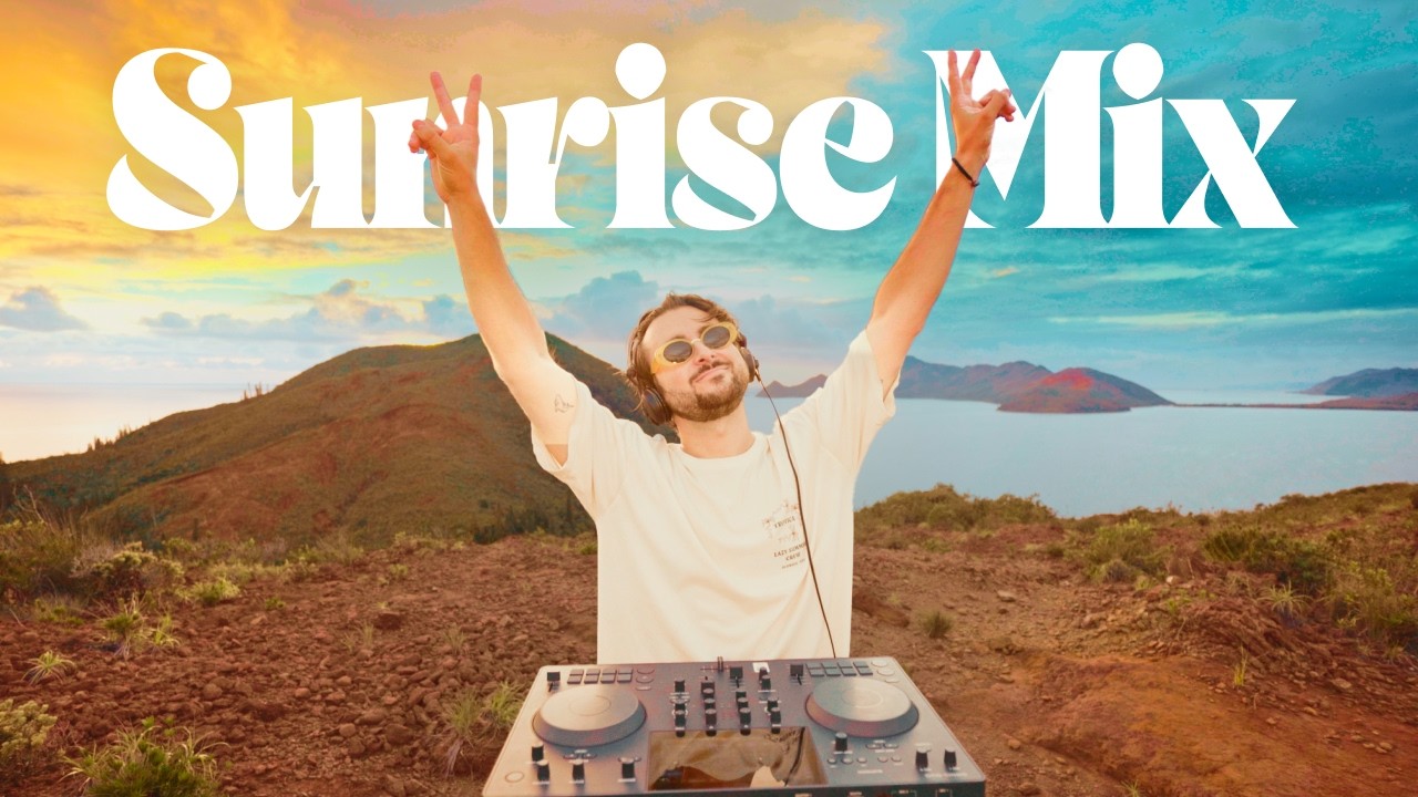Melodic Techno Sunrise Mix from a Hidden Island in the Pacific by Xoux