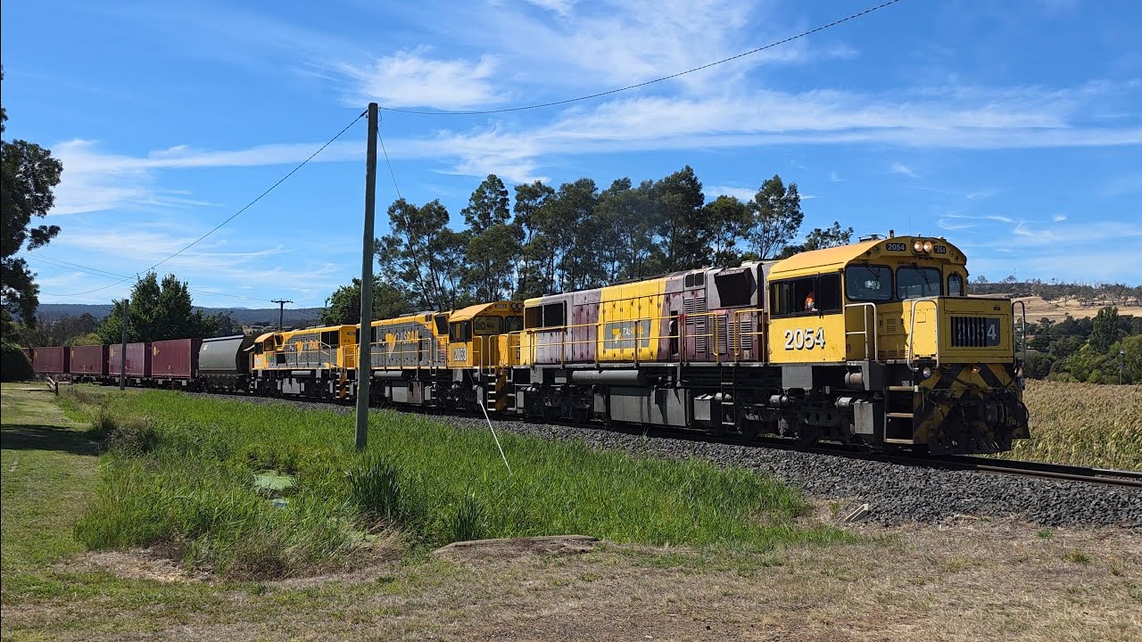 TasRail 2054 2053 2052 #55 train crossing Johnston Road
