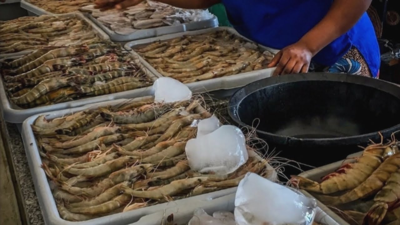 Mozambique's largest Fish market /peixe de marcado.