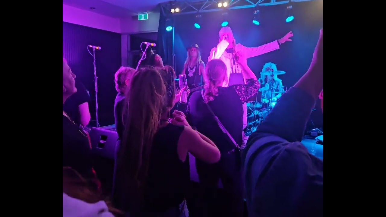 Guns n Roses tribute band, Tabcorp Melton, Australia - Knocking on Heaven's Door - 27/2/26