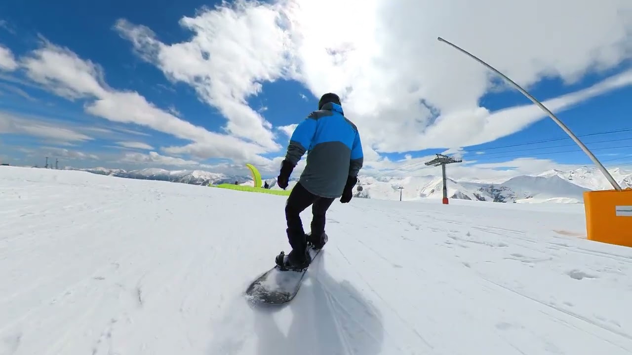 Gudauri in mid April - From Kudebi to Gondola