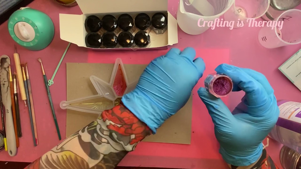Let’s Resin chameleon powder experiment