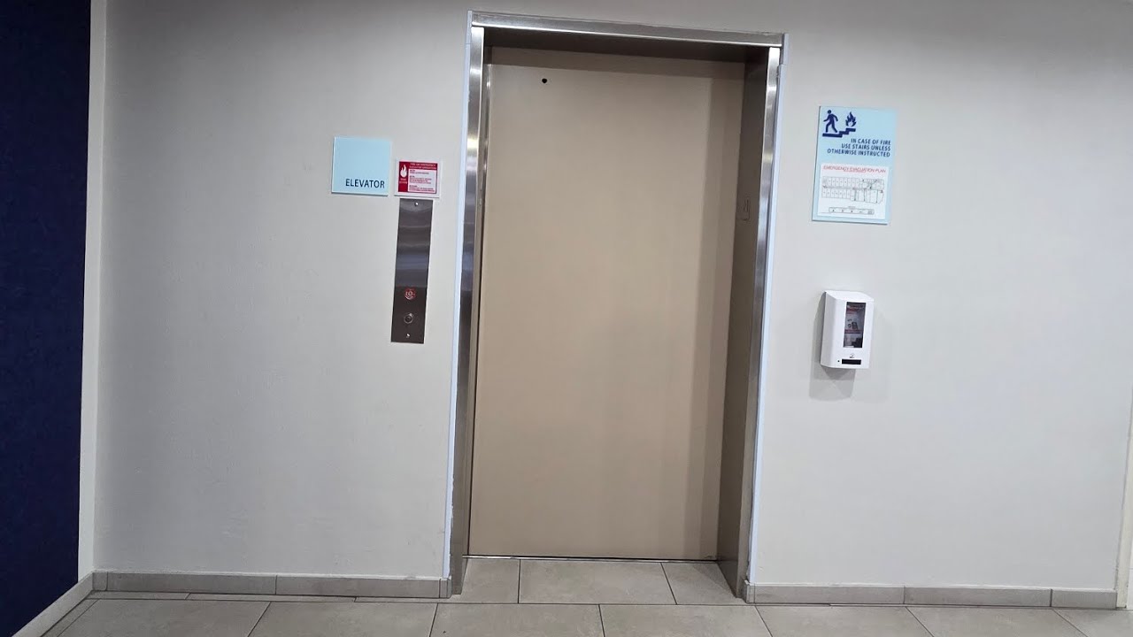 Nice Mowrey Hydraulic Elevator @ Holiday Inn Suncoast Pkwy, Brooksville, FL