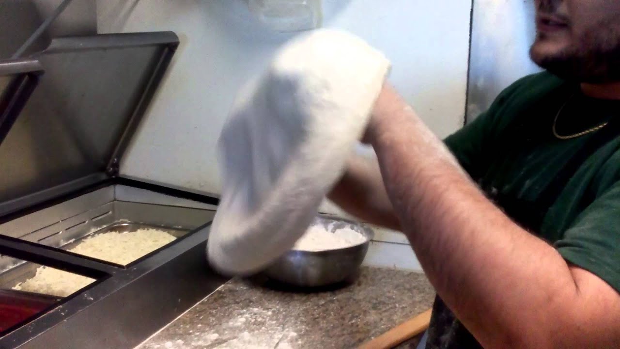 HOW TO HAND TOSS A NEW YORK PIZZA BY THE PIZZA DON