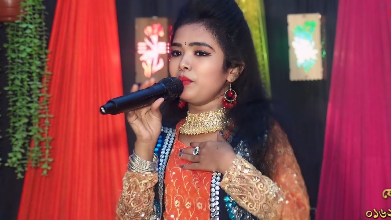 কি করে বলবো তোমায় আমি ভালোবাসি সারা দুনিয়া হল দুশমন আমি হলাম কি যাত্রা নায়িকা শ্রাবন্তী
