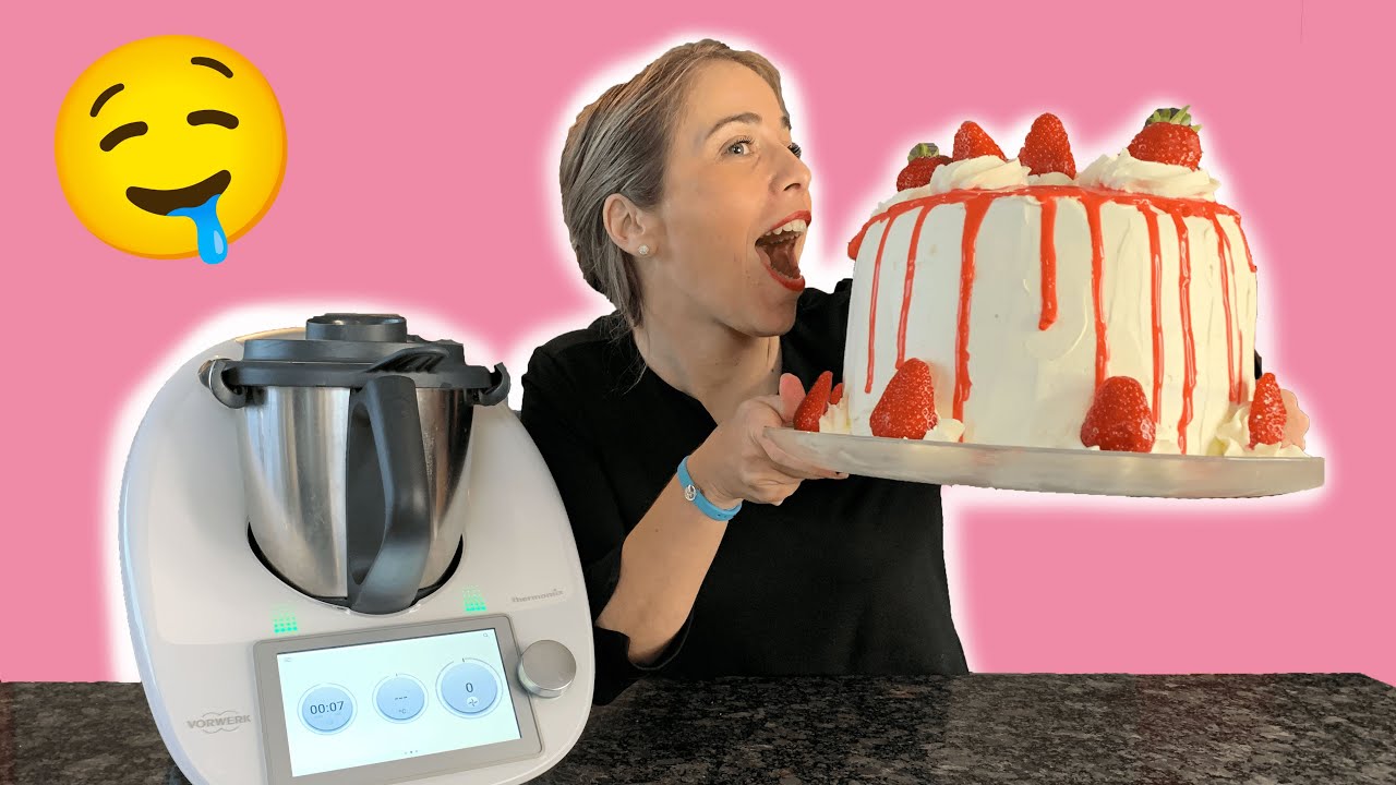 On cuisine un gâteau d'anniversaire pour nos 1 an 🤩 il est gigantesque !Layer Cake pistache fraise