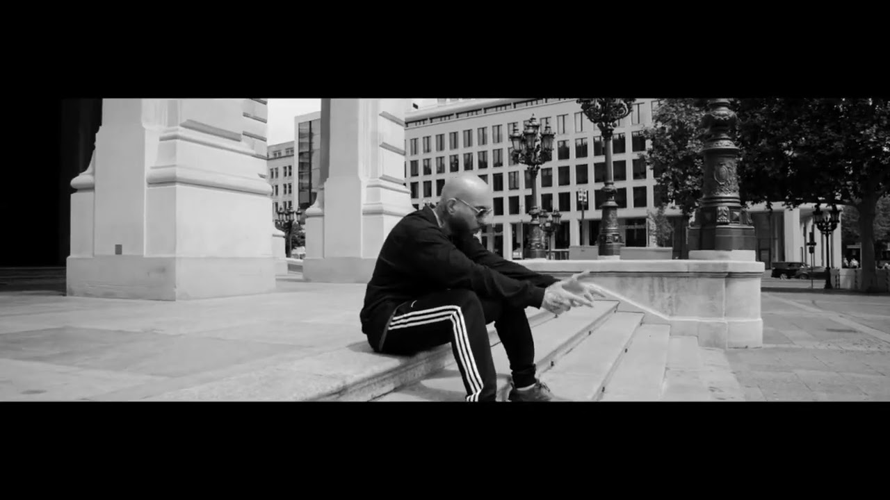 [Traurig] AZAD - SCHLIEß DICH IN MEINE GEBTE EIN