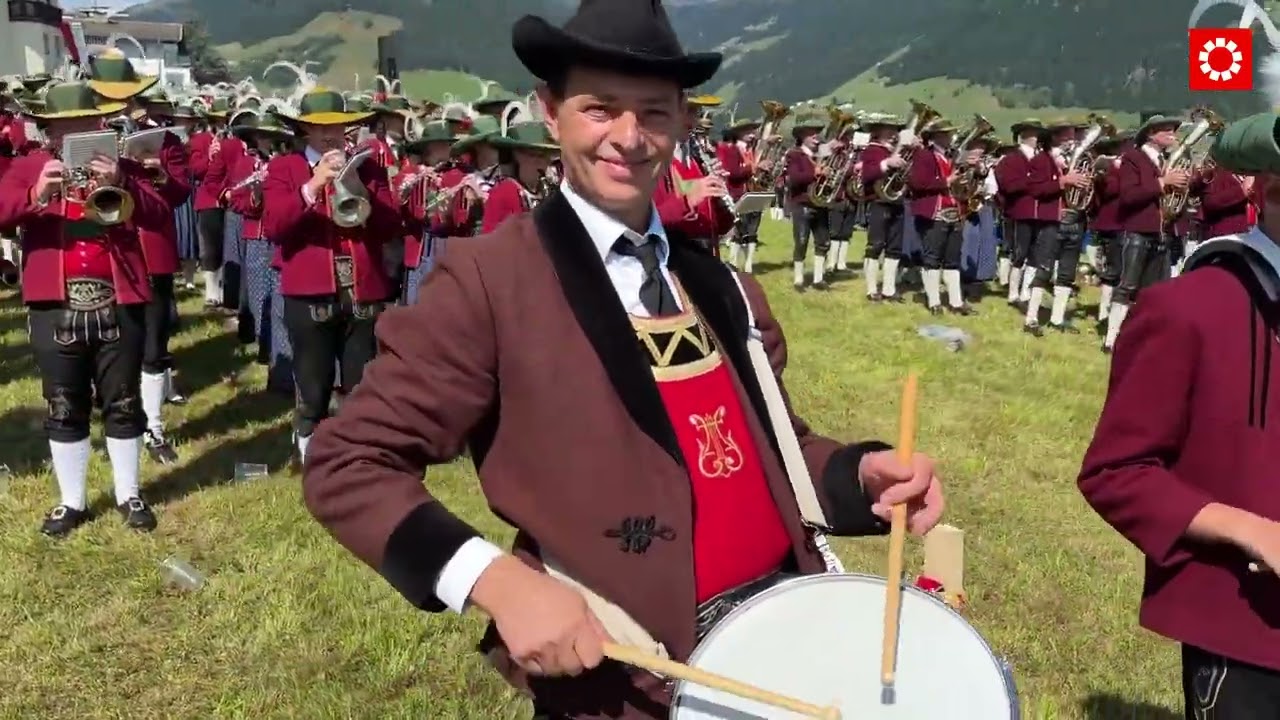 Bezirksmusikfest Grinzens: Hochstimmung bei Feldmesse und Festakt am Sonntag