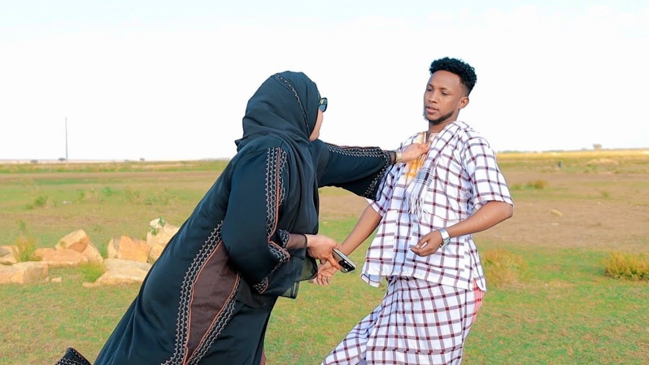 CABDI WALI XASAN DHUUX IYO IDIL AYRUUSH | DADKOO DHAMI JACAYLKAAGA IGU DHALIIL | OFFICIAL VIDEO 2025