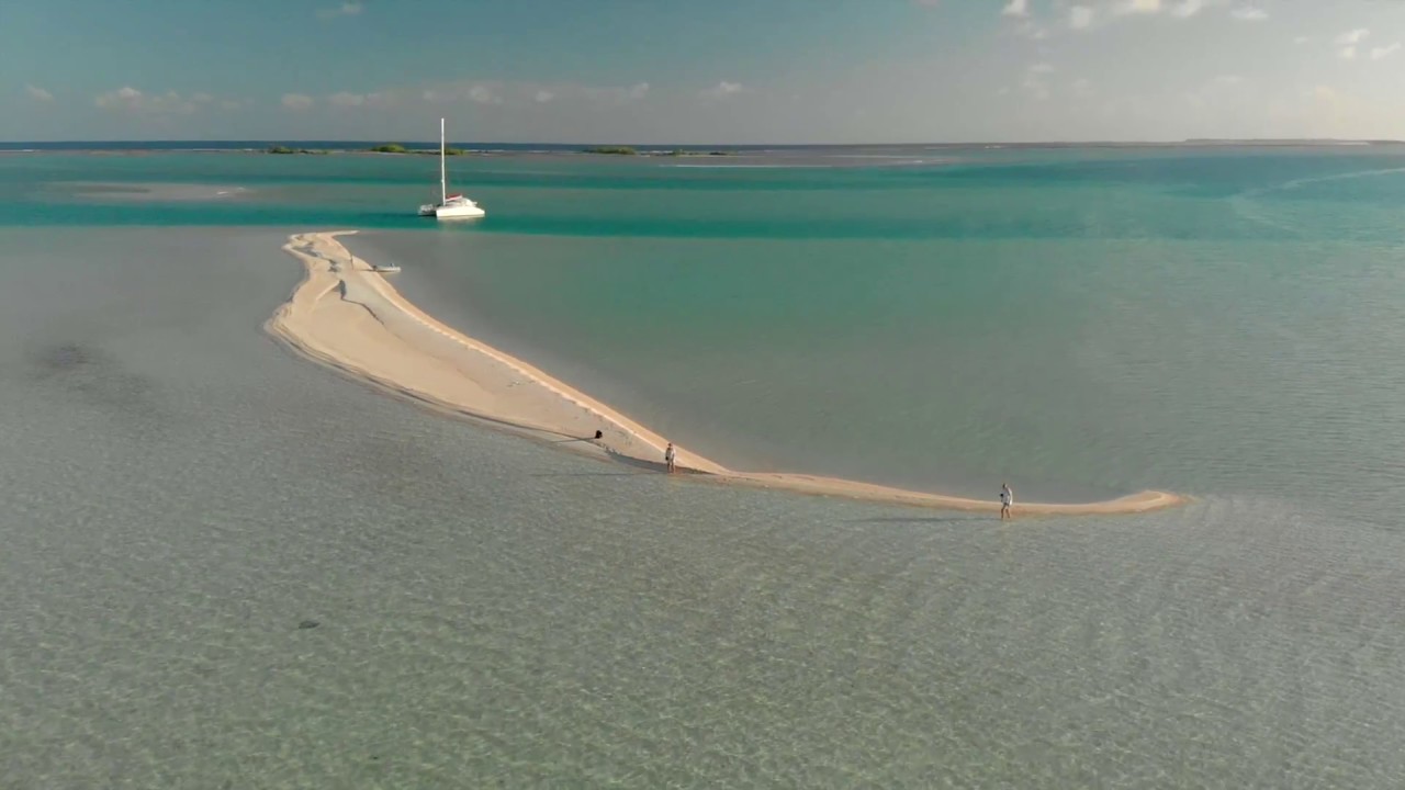 Sables roses de Rangiroa- by SURIDRONE