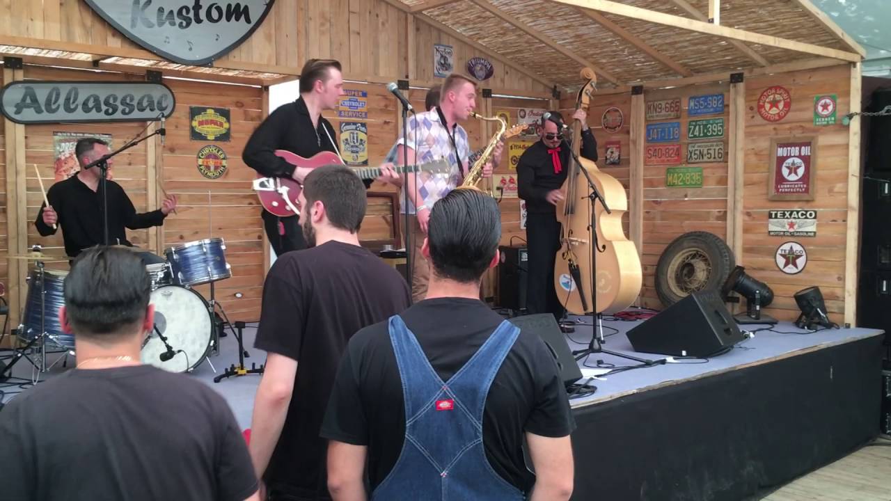 Barfly. Snaggle tooth Ann. Allassac 2016