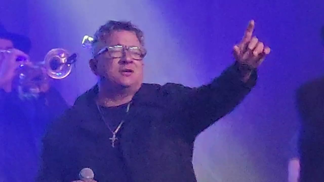 Aunque sea poco Voz Veis concierto Barranquilla 2024