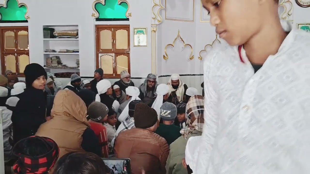 مولانا صاحب قرآن کے اوپر بیان کر رہے ہیں #vairal #vairal 