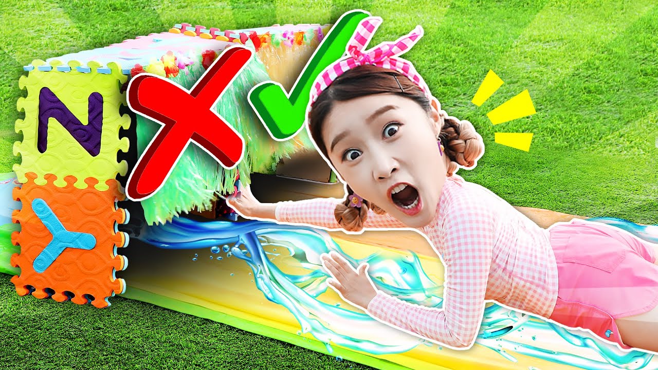 워터 슬라이드 미스테리 박스 챌린지 놀이 Water Slide Mystery Box challenge